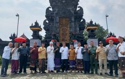 Jaga Kerukunan Beragama, Maeysal Rasyid Adakan Halal-Bihalal di Pura Parahyangan Tigaraksa