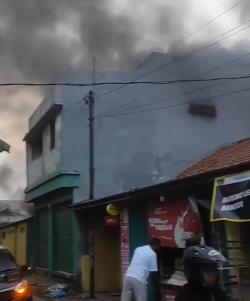 Toko Sepeda di Klari Ludes Terbakar Akibat Konsleting Listrik, Kerugian Capai Ratusan Juta