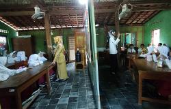 Tergusur Proyek JJLS, Siswa SDN Bugel Kulonprogo Belajar di Rumah Penduduk