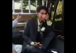 Gegara Mempelai Pria Ketinggalan Rombongan Pengantin, Terpaksa Naik Pikap