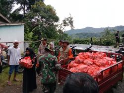 Korban Terdampak Pergeseran Tanah Mulai Mendapat Batuan Sembako