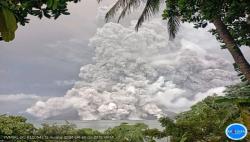 Gunung Ruang Erupsi Disertai Awan Panas, Kolom Abu Setinggi 5.000 Meter