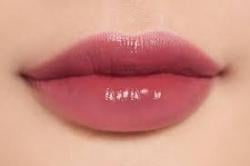 Wajib Tahu Tipsnya, Lagi Tren Glossy Lips