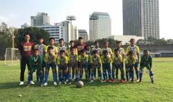 Khenzi United Soccer School Boyong Ratusan Siswa Family Gathering Gratis ke Anyer