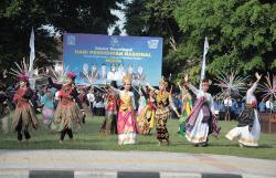 Meriah, Peringatan Hardiknas di Sleman Diwarnai Konser