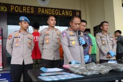 Kedapatan Bawa 1.146 Gram Ganja Tiga Warga Pandeglang Terancam Denda Rp 1 Miliar