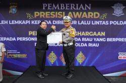 Dirlantas Polda Riau Raih Presisi  Award Dari Lemkapi