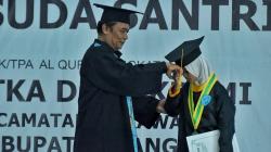 Hadir dalam Wisuda Santri BKPRMI, Boy Sampaikan Pesan PJ Bupati Bangka