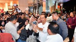 Minggu Malam, Presiden Jokowi Sapa Warga Kendari dan Santap Nasi Goreng