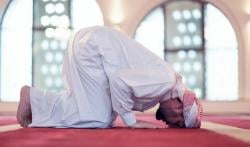 Mengapa Sholat Dzuhur dan Ashar Tidak Bersuara? Ternyata ini Penjelasannya