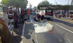 Pengendara Motor Tewas Terlindas Truk Kontainer di Balongbendo Sidoarjo