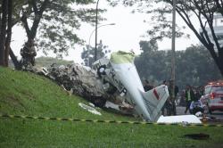 Pesawat Latih Jatuh di Lapangan Sunburst BSD Tangsel, 3 Orang Tewas