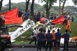 Breaking News, Tiga Orang Meninggal Dalam Peristiwa Pesawat Jatuh di BSD Tangsel