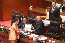 Menteri Keuangan Sri Mulyani Hadir di Rapat Paripurna DPR RI Terkait Rancangan APBN 2025