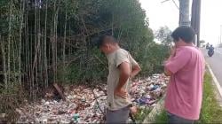 Viral! Akses Jalan Menuju KEK Tanjung Lesung Dipenuhi Sampah Berbau Menyengat