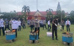 Kapolda Kalteng dan Jajaran Bakar Barang Bukti 33 Kilogram Sabu