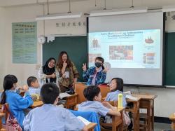 Mahasiswa FIB Universitas Brawijaya Kenalkan Batik dan Budaya Indonesia di Taiwan