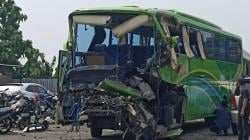 Mengerikan! Ini Penampakan Bus Rombongan Study Tour SMP PGRI 1 Usai Kecelakaan di Tol Jombang