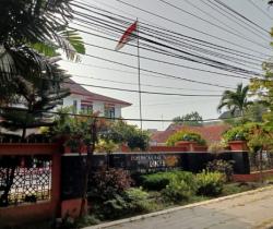 Penampakan Kabel Fiber Optik Semrawut Mengganggu Pemandangan Indramayu Kota