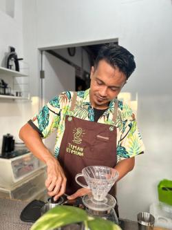 Sespri Maulana, Sosok Barista Kopi yang menjadi Local Hero Bagi Disabilitas