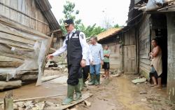 Pemprov Sumsel Janjikan Benahi Lima dari 11 Jembatan di OKU yang Putus Akibat Banjir Besar