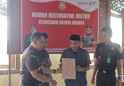 Dimaafkan Korban, Pelaku Curanmor Bebas Usai Terima Restorative Justice dari Kejari Brebes