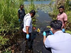 Polisi Evakuasi Sosok Mayat Pria yang Ditemukan di Danau Sentani