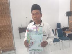 Seorang Wisudawan Usia 60 Tahun di Tuban, Sukses Selesaikan Belajar Paket B