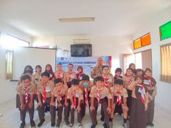 Lembaga Survei Voters Edukasi Peneliti Cilik dengan Literasi Numerasi di SD Pemuda Bangsa Depok