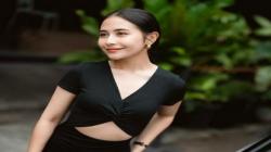 Potret Prilly Latuconsina Pamer Body Goals dengan Dress Hitam Ketat