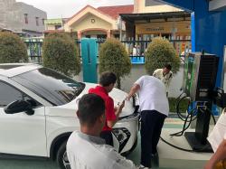 Pengalaman Warga Mengisi Daya Mobil Listrik di SPKLU PLN Binjai : Mudah dan Cepat 