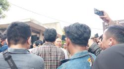 Demo Mahasiswa di Kantor Kesbangpol Kota Tangerang Ricuh, Diduga Dibekingi Oknum Ormas