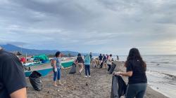 BPJamsostek Gelar Aksi Bersih Pantai Karang Ria Dalam Rangka Memperingati Hari Lingkungan Hidup