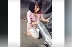 Viral! Gadis Cilik Jadi Penambal Ban hingga Larut Malam di Pinggiran Jakarta, Ini Faktanya!