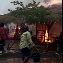 Kebakaran Hanguskan Kandang Kambing dan Kuda di Dalam Areal Ponpes di Situbondo