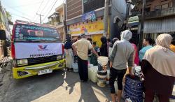 Partai Perindo Kirim Bantuan 10 Tangki Air Bersih untuk Warga Antapani Bandung