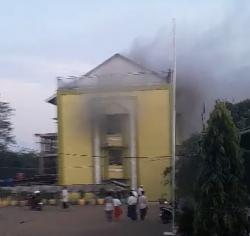 Asrama Ponpes Al-Muhajirin 3 Terbakar, 1 Santri Sempat Terjebak