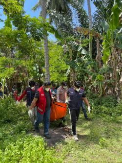 Warga Heboh , Penemuan Sosok Mayat Laki-Laki  Di Kebun Kelapa