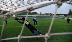 Latih 16 Kiper Akademi Persib, Luizinho Passos: Regenerasi Tim Senior