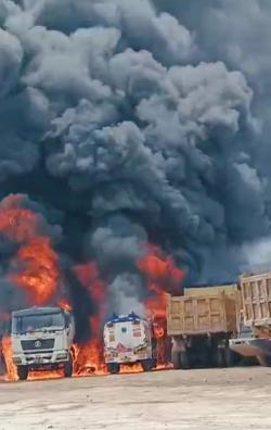 Sedang Memindahkan Solar 2 Truk Tangki Milik Tol Serpan Pandeglang Terbakar, Sopir Luka Bakar