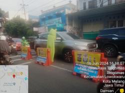 Manusia Badut Menjamur di Pertigaan Lampu Merah Tlogomas Kota Malang