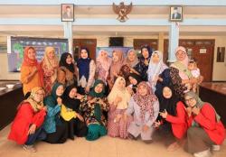 Masyarakat Desa Kendalpecabean Belajar Mengolah Tanaman Obat Menjadi Peluang Ekonomi