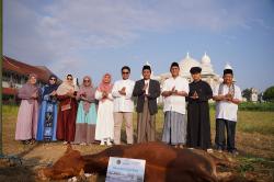 Dua Masjid UMP Lakukan Kurban Sapi dan Kambing Sebanyak 25 Ekor