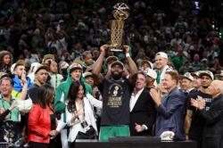 Pemain Boston Celtics Jaylen Brown Dinobatkan sebagai MVP NBA Finals 2023-2024