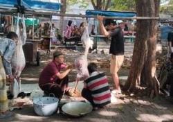 Tangis Haru Anjal, Gelar Sholat Ied dan potong 4 Ekor Hewan Kurban di Areal Terminal Gresik