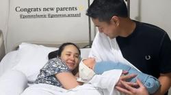 Kabar Bahagia! Pamela Bowie dan Suami Dikaruniai Anak Pertama