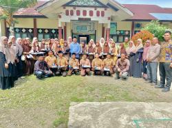 Kreatif, Sekolah MTsN 3 Pidie Jaya Berikan Uang Pembinaan Bagi Siswa Juara Kelas