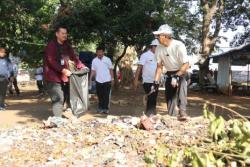 Kerja Bakti Masal Pemkot Cirebon Ajak Masyarakat Jaga Lingkungan