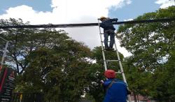 Jaga Keindahan Kota, PLN Icon Plus Bersama Diskominfo Subang Tata Kabel Fiber Optik