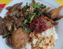 Warung Legendaris di Purwokerto: Surganya Makan dengan Harga Terjangkau dan Nikmat